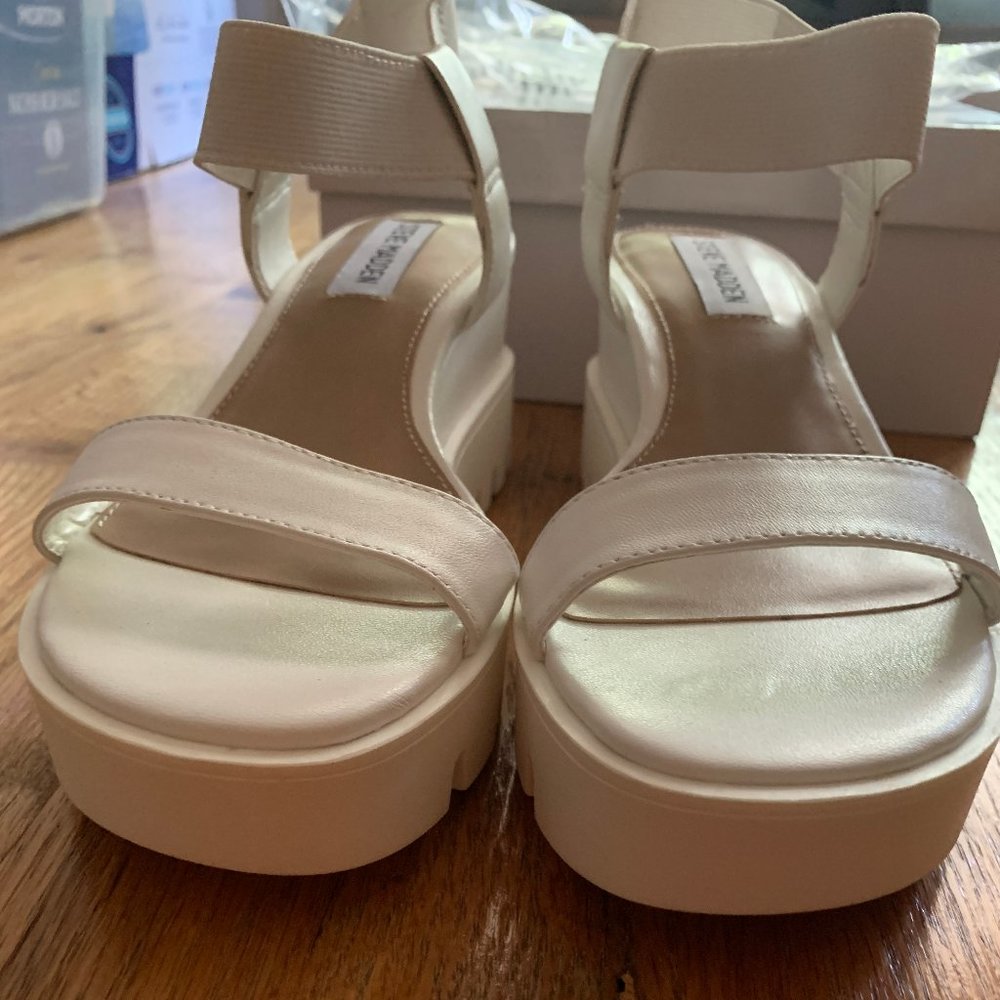 Steve Madden White Chunky Platform SandalS_SIZE 6M - Picture 2 of 5